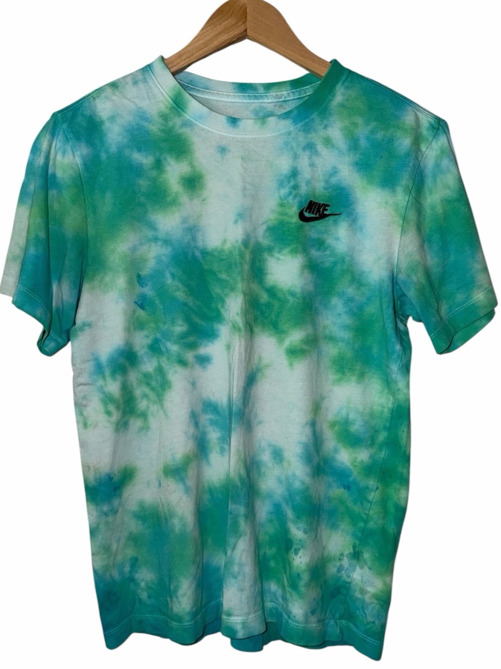 The Nike Tee 100% Cotton T-Shirt Tie Dye Mens  Medium Back To School
